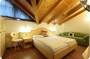 Itālija Penzión Castello di Fiemme, Eksterjers